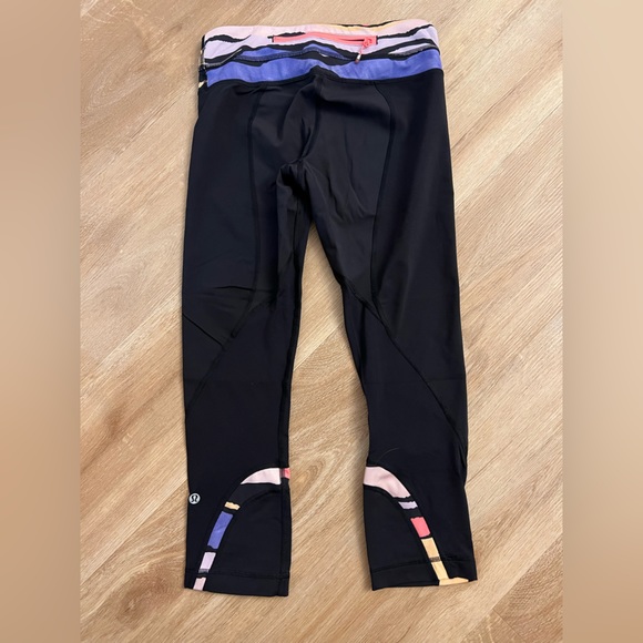 Lululemon high-rise crop with pockets, 23” - size 4 - Picture 3 of 3